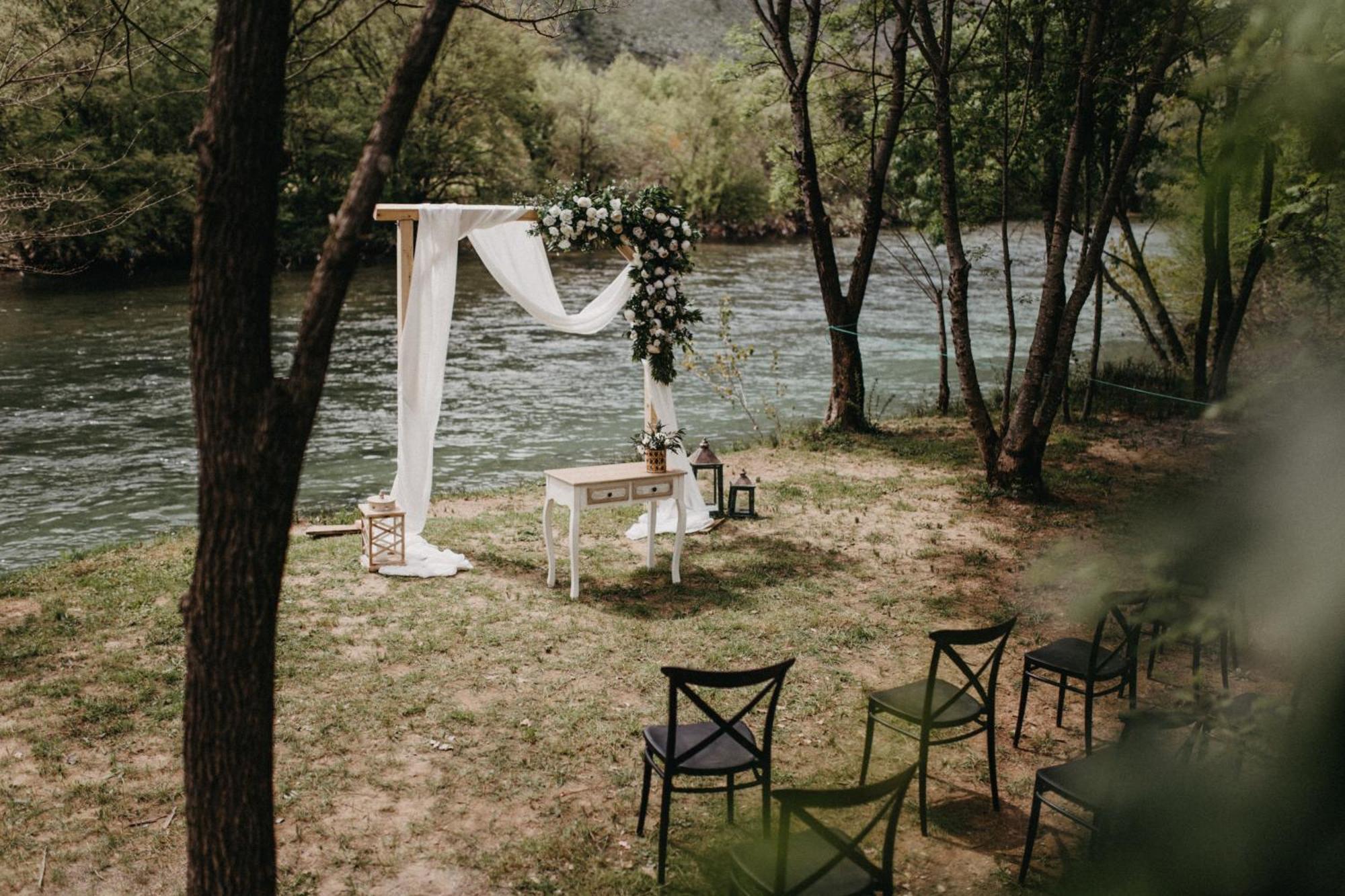 Kami The Essence Villa Danilovgrad Bagian luar foto